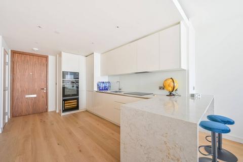 Hampton Tower, Canary Wharf, London, E14 1 bed flat for sale