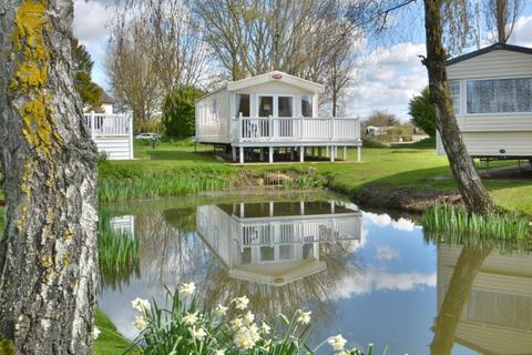 Mallard Lake, Cotswold Hoburne... 2 bed detached house for sale