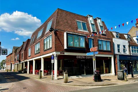 New Street, Lymington, Hampshire, SO41 1 bed apartment for sale