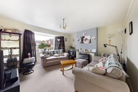 Selby Close, North Hykeham LN6 4 bed semi