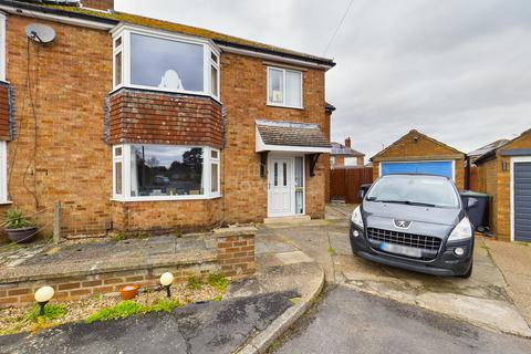 Selby Close, North Hykeham LN6 4 bed semi