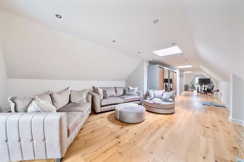 Satin Heights, Haydn Avenue, Purley 2 bed apartment for sale