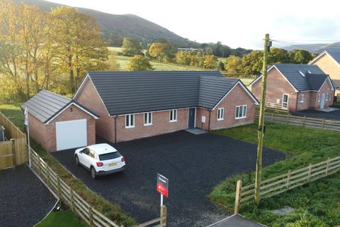 Cae Bryncoch, Llanbrynmair, Powys, SY19 3 bed bungalow for sale