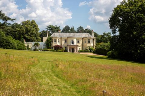 Fernhill Road, Blackwater, Surrey, GU17 5 bed detached house for sale