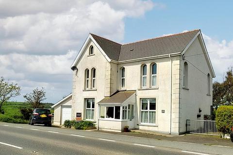 Blaenannerch, Cardigan 5 bed detached house for sale