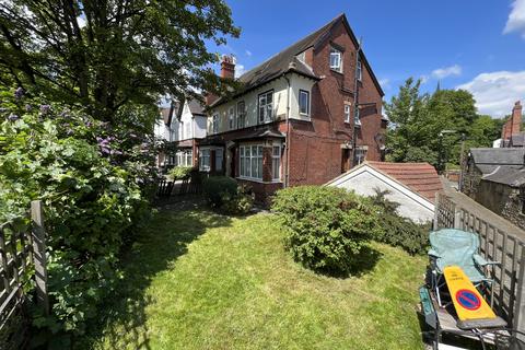 8 bedroom semi-detached house for sale