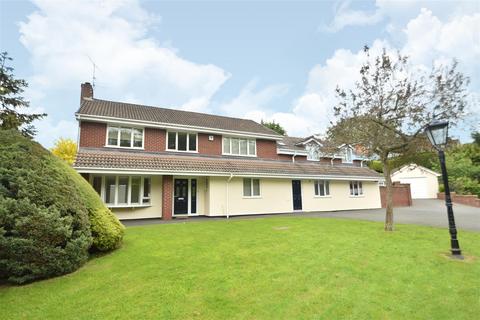 6 bedroom detached house for sale