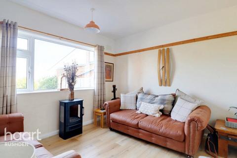 2 bedroom semi-detached bungalow for sale