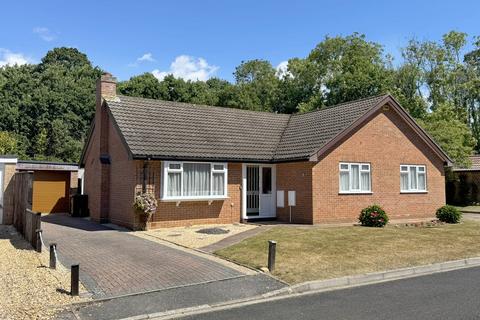 Roberts Close, Everton, Lymington SO41 3 bed detached bungalow for sale