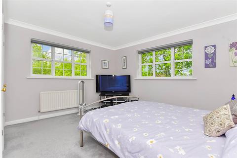 Peregrine Road, Kings Hill, West... 5 bed semi