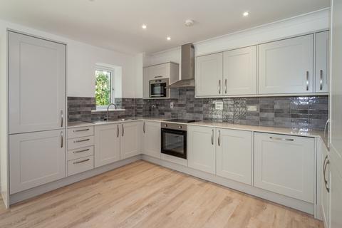 6 Cavell Court, Woodbridge, IP12 1FR 2 bed flat for sale
