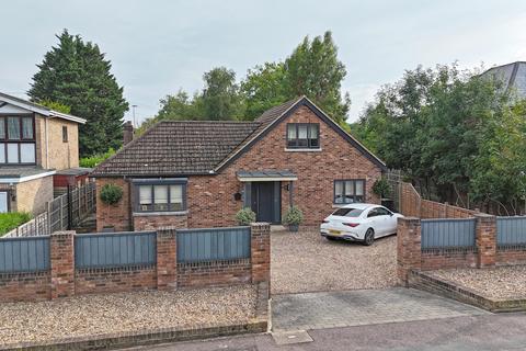 Old Nazeing Road, Broxbourne EN10 4 bed detached house for sale