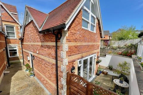 CLUNY CRESCENT, SWANAGE 1 bed detached house for sale