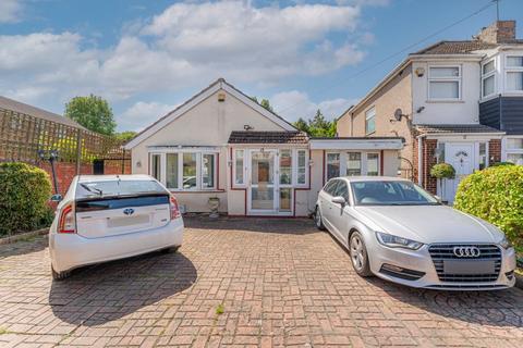 Arnold Avenue East, Enfield 3 bed bungalow for sale