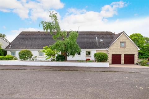 7 bedroom detached house for sale