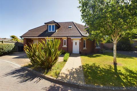 Canberra Close, Christchurch, BH23 4 bed detached house for sale