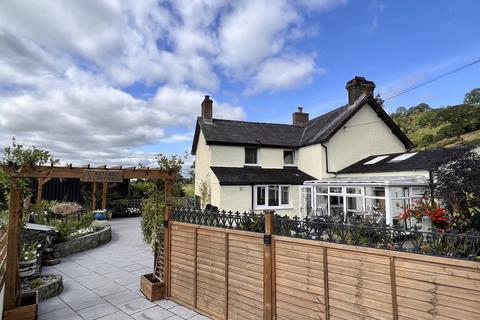 Llandovery, Carmarthenshire. 3 bed detached house for sale