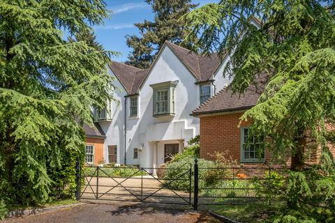 Grayshott, Hindhead, Hampshire, GU26 6 bed detached house for sale