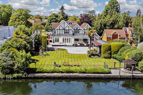 Fishery Road, Maidenhead, Berkshire, SL6 7 bed detached house for sale