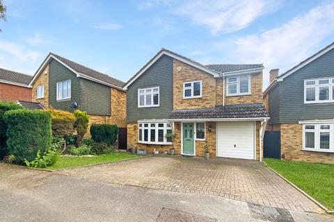 5 bed detached house