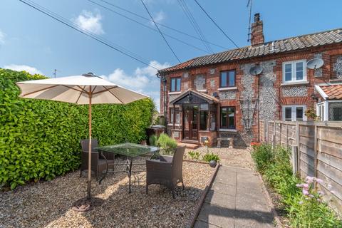 Wells Road, Stiffkey, NR23 1 bed cottage for sale