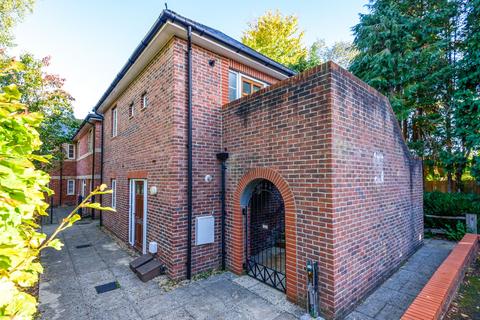 Bath Place, Winchester, SO22 1 bed maisonette for sale