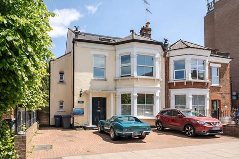 6 bedroom semi-detached house for sale