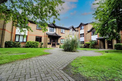 Manor House, Manor Vale, Brentford 1 bed apartment for sale