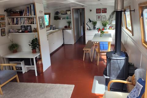 3 bedroom house boat for sale