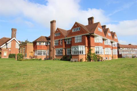Banstead Woods, Banstead 3 bed apartment for sale