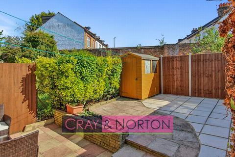 Anthony Road, Woodside, SE25 2 bed maisonette for sale