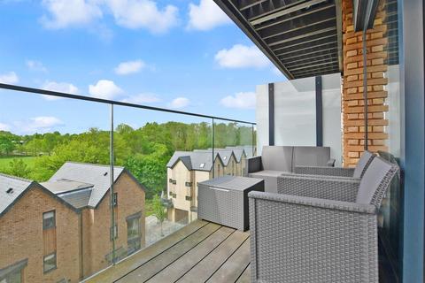 Leacon Road, Ashford, Kent 2 bed apartment for sale