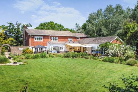 Rusper Road, Ifield, RH11 5 bed house for sale