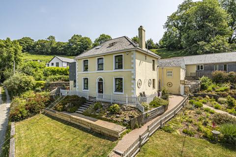 Bodmin Road, St. Austell, Cornwall 4 bed detached house for sale