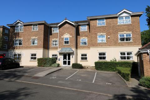 Heath Road, Haywards Heath, RH16 2 bed flat for sale