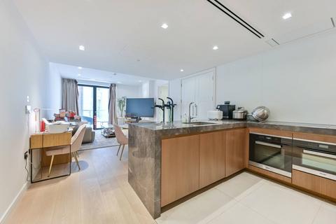 Lincoln square, Holborn, London, WC2A 3 bed flat for sale