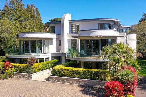 Bingham Avenue, Poole, Dorset, BH14 3 bed apartment for sale