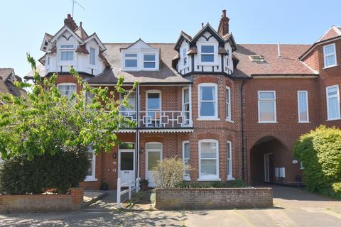 Queens Road, Felixstowe, IP11 6 bed house for sale