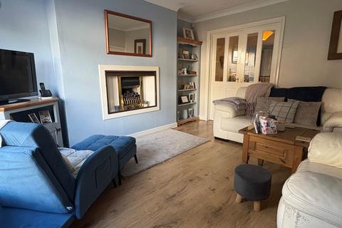 Chetwyn Avenue, Royton, Oldham 3 bed semi