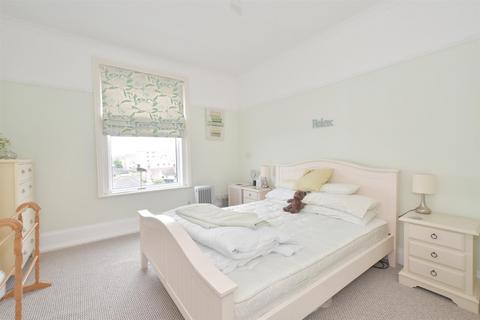 Union Street, Ryde, Isle of Wight 2 bed apartment for sale