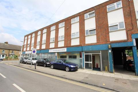 Albert Road, Yiewsley, West Drayton 5 bed flat for sale