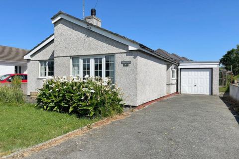 Waen Fawr Estate, Holyhead, LL65 3 bed bungalow for sale