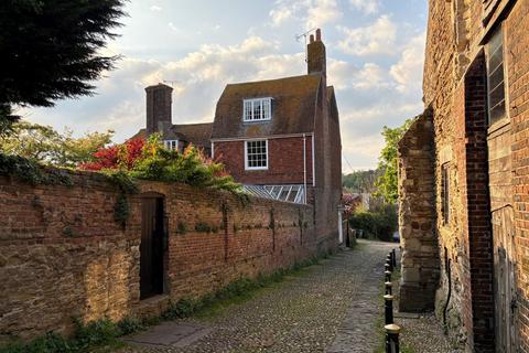 Conduit Hill, Rye, East Sussex TN31 7LE 4 bed house for sale