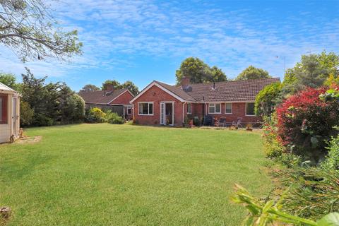 Cresswell Avenue, Taunton, Somerset, TA2 4 bed bungalow for sale