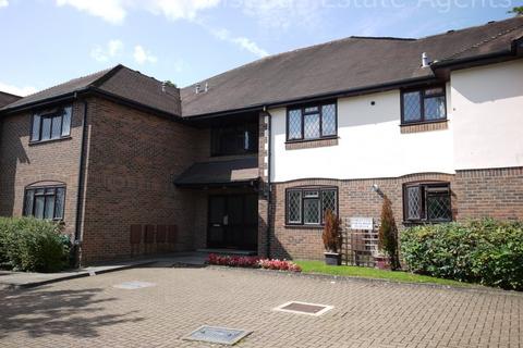 Dene Road, Northwood HA6 2 bed flat for sale