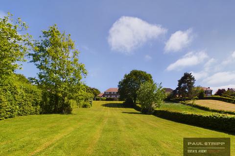 Isherwood, Battle, TN33 5 bed detached house for sale