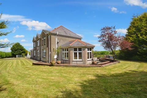 6 bedroom country house for sale