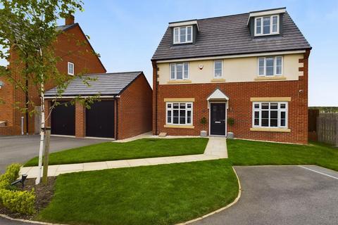 5 bedroom detached house for sale