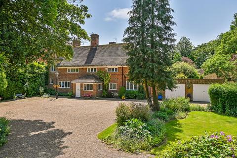 The Grove, Kennington, Ashford, Kent... 4 bed link detached house for sale