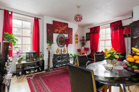 Devons Road, London 2 bed flat for sale